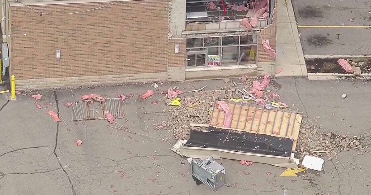 Strong storms leave mess of damage across parts of Southeast Michigan ...