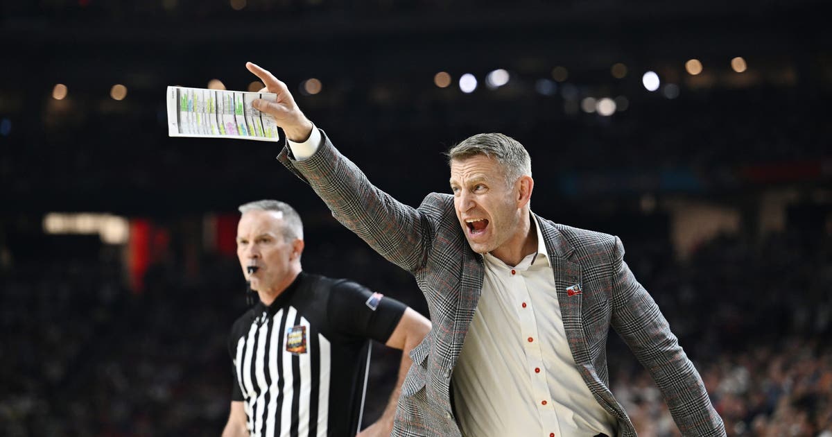 Former Michigan High School coach signs extension to become top 5 paid NCAA coach