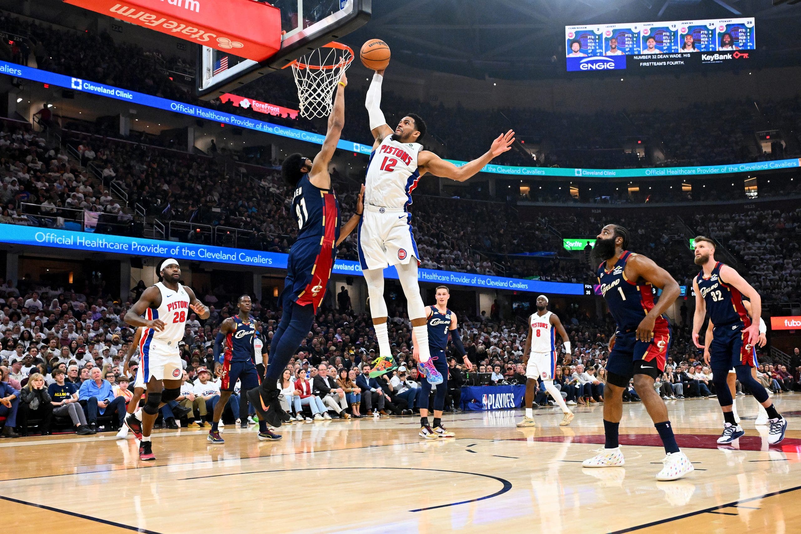 Pistons get fall to Cavaliers 112-103, knotting playoff series 2-2