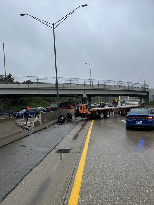 I-696 closed after semi-truck crash