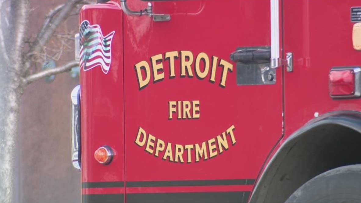 Man found dead at scene of Detroit house fire on city's east side