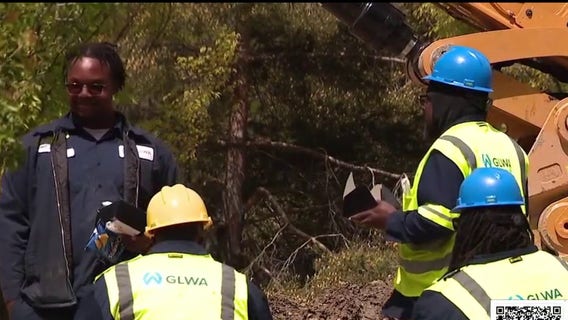 Oakland County residents show their appreciation to GLWA workers amid water main repairs