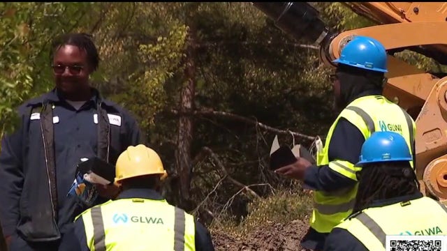 Oakland County residents show their appreciation to GLWA workers amid water main repairs
