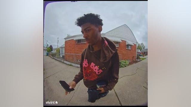 Eastpointe police searching for endangered 17-year-old who left home in unknown SUV