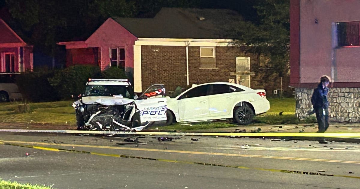 Two Detroit police officers, two civilians injured in crash
