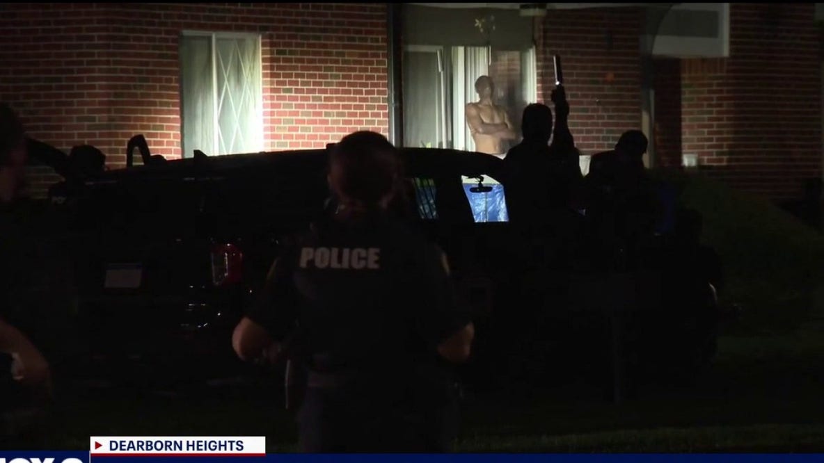Barricaded gunman surrenders to Dearborn Heights police after apartment standoff