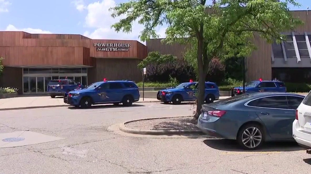 Dearborn community mourns for Fairlane Town Center shooting victims