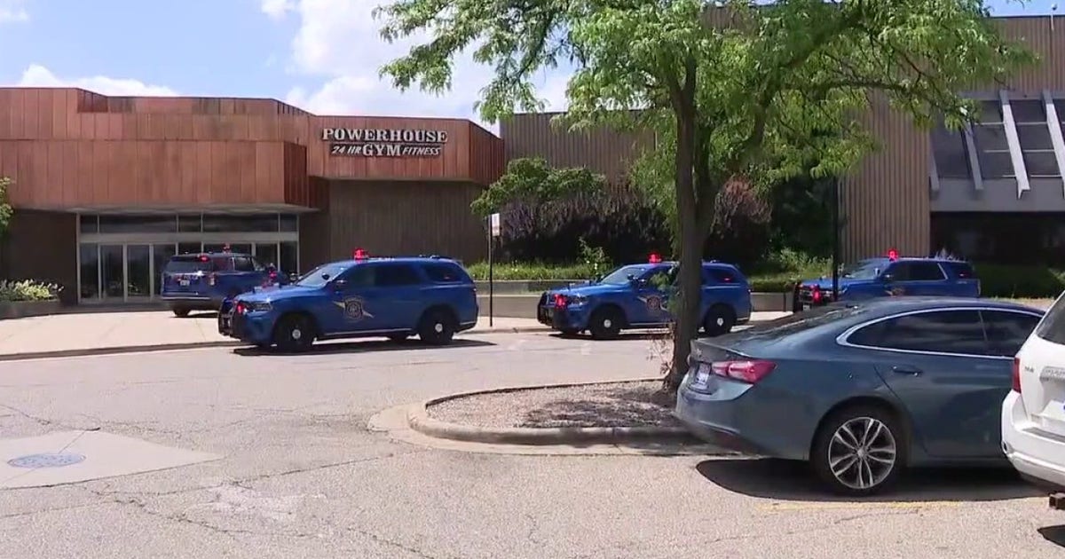 Dearborn community mourns for Fairlane Town Center shooting victims