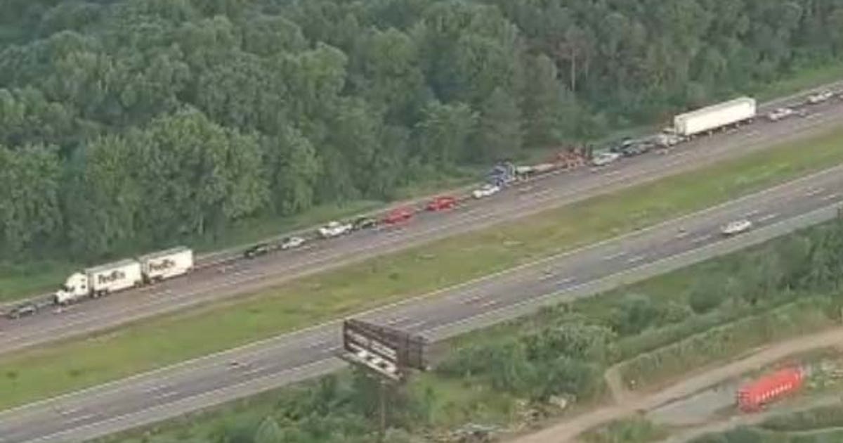 2 adults, 2 children killed in I-75 Holly Twp crash