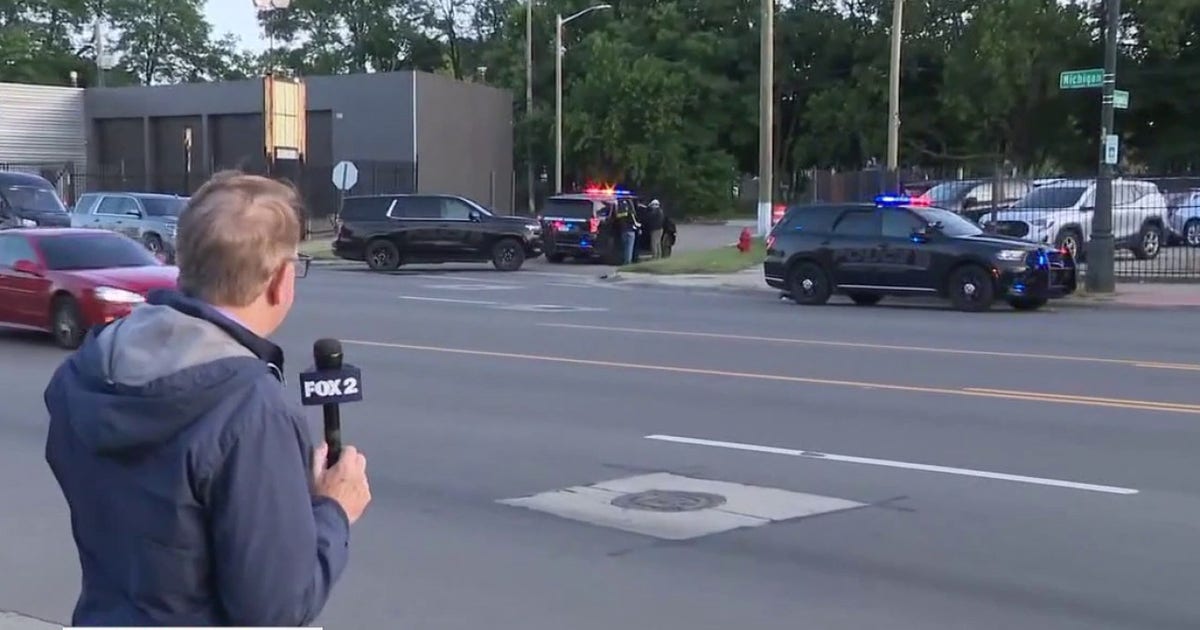 Sterling Heights police swarm business in SW Detroit early Wednesday morning