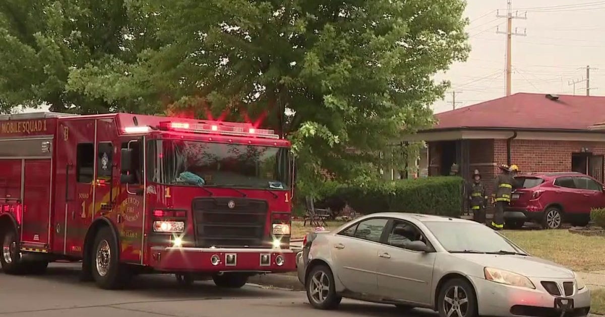 Good Samaritans, Detroit firefighters rescue woman from burning home