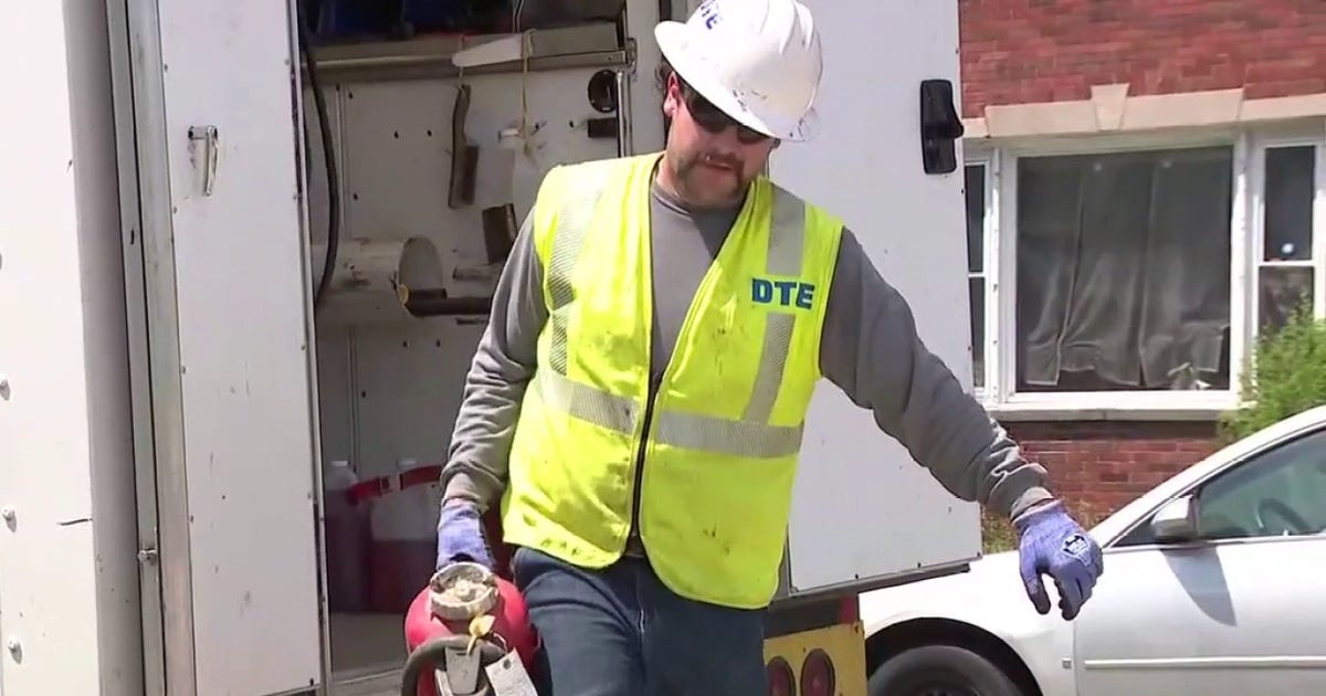 DTE workers battle extreme heat on the job