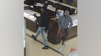 Great Lakes Crossing diamond shop robbed in smash and grab, police searching for suspects