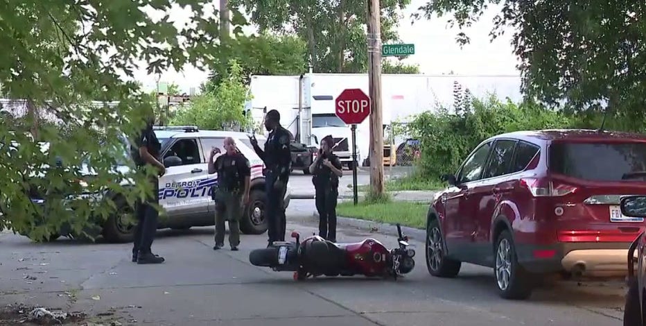 Man who crashed motorcycle and left 2-year-old daughter behind, sought by Detroit police