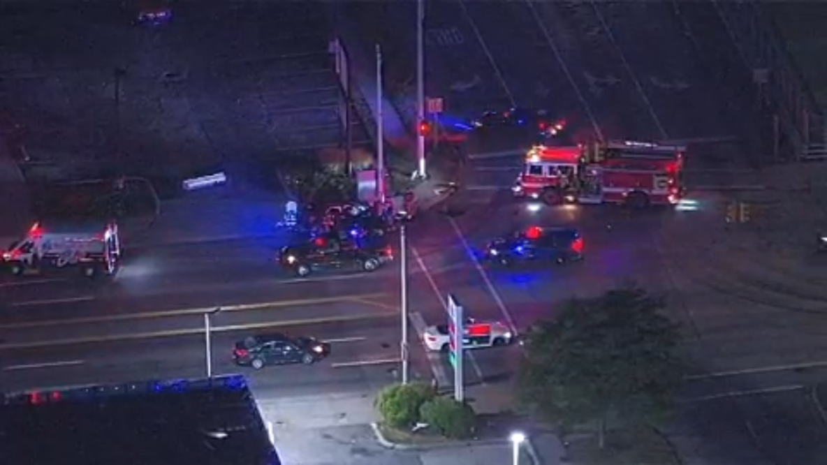 Deadly crash in Highland Park shuts down part of Woodward