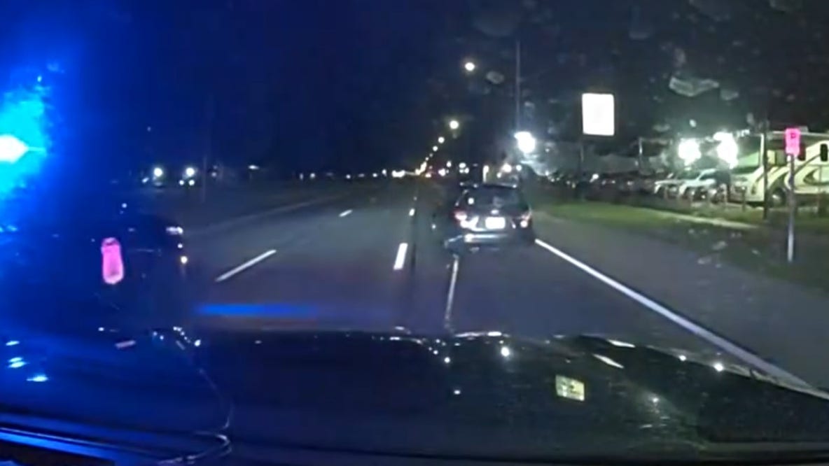 Rookie officer stops felonious driver with grappler in Wyandotte