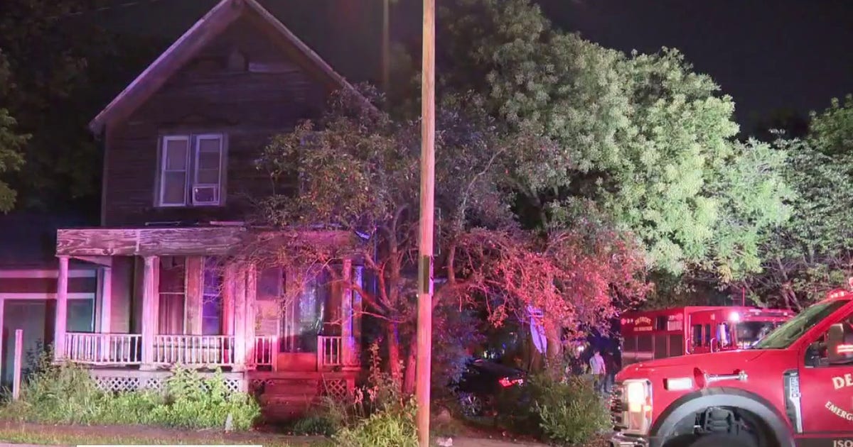 Car crashes into Detroit house, found embedded into foundation