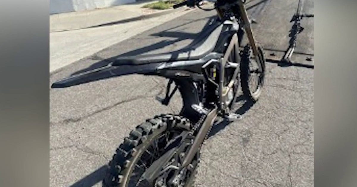 Teens on e-bikes in Oakland County causes pilot to abort landing at runway