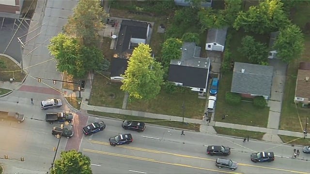 2 killed, 2 injured in Oak Park shooting at scene of house party