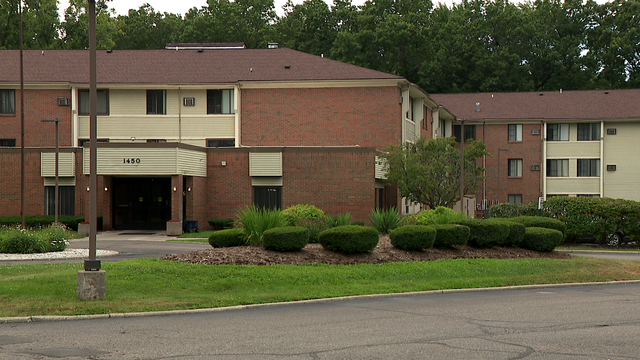 Mother, 2-month-old son found dead in Waterford apartment bathtub, police say