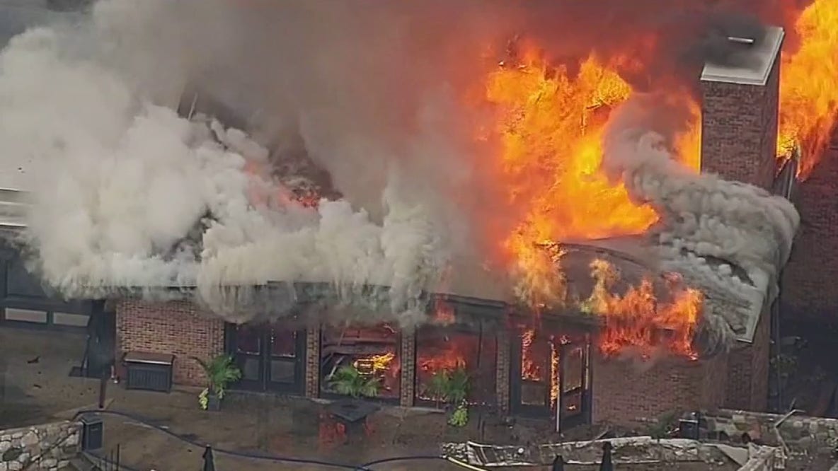 Crews respond to Grosse Pointe Woods Country Club Fire