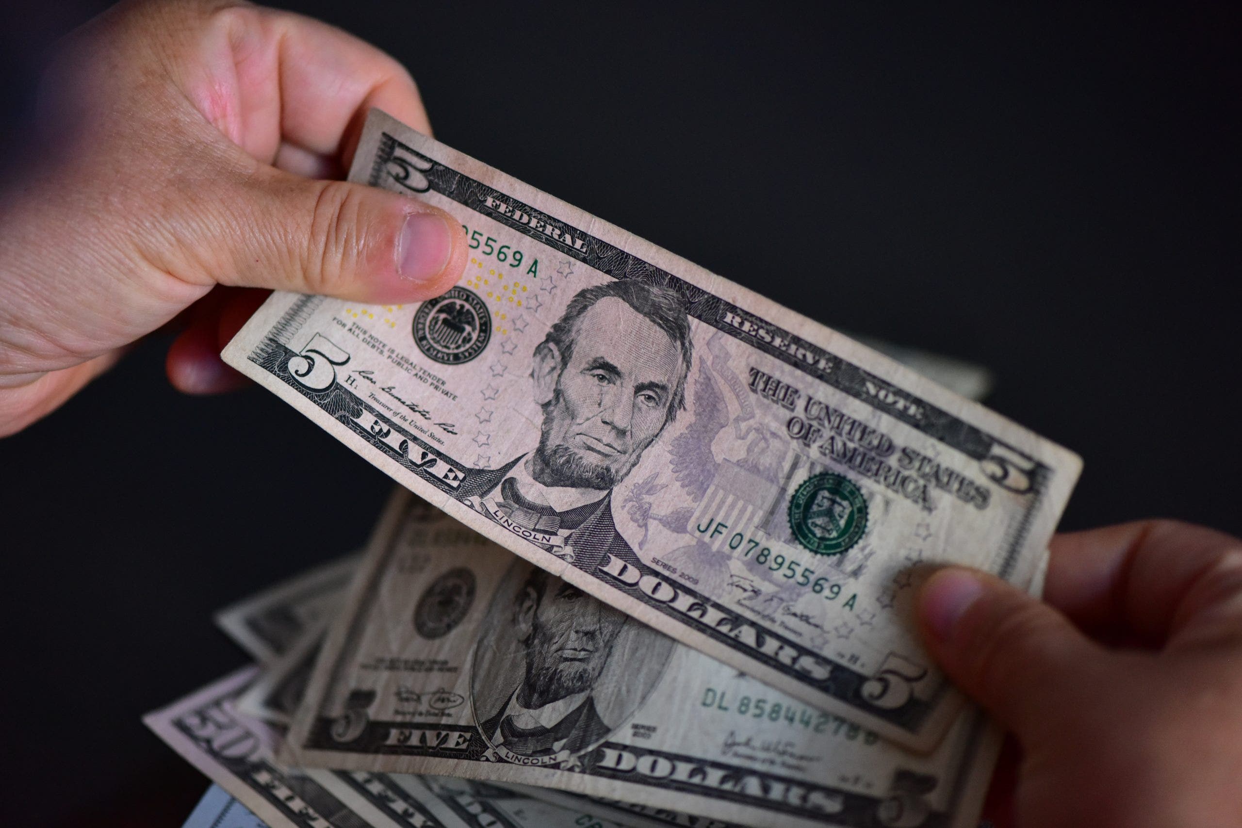 Survey: 52% of Midwesterners lack rainy day funds