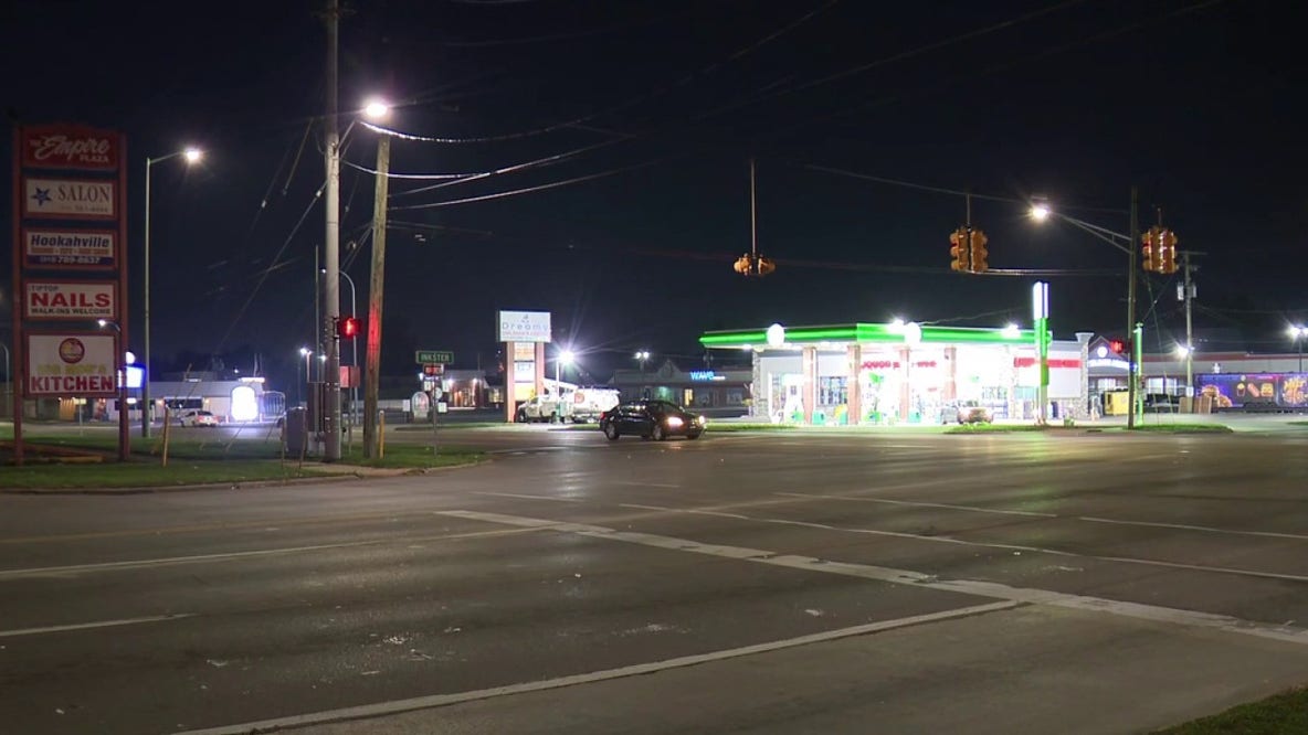 Police chase leads to serious crash in Dearborn Heights