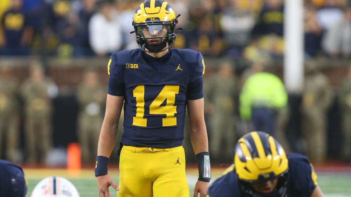 Michigan quarterback Bryce Underwood benched and replaced by Tommy Carr in win over Penn State