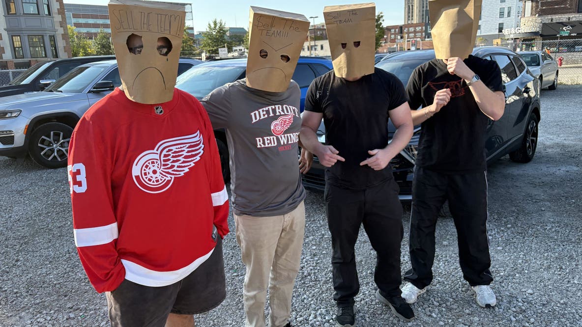 Dylan Larkin plays and scores in his first game for the Red Wings since asking for a trade