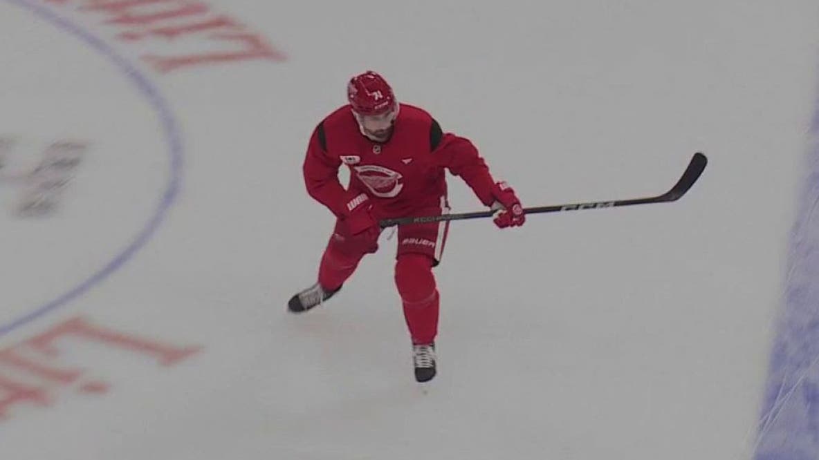 Dylan Larkin plays and scores in his first game for the Red Wings since asking for a trade