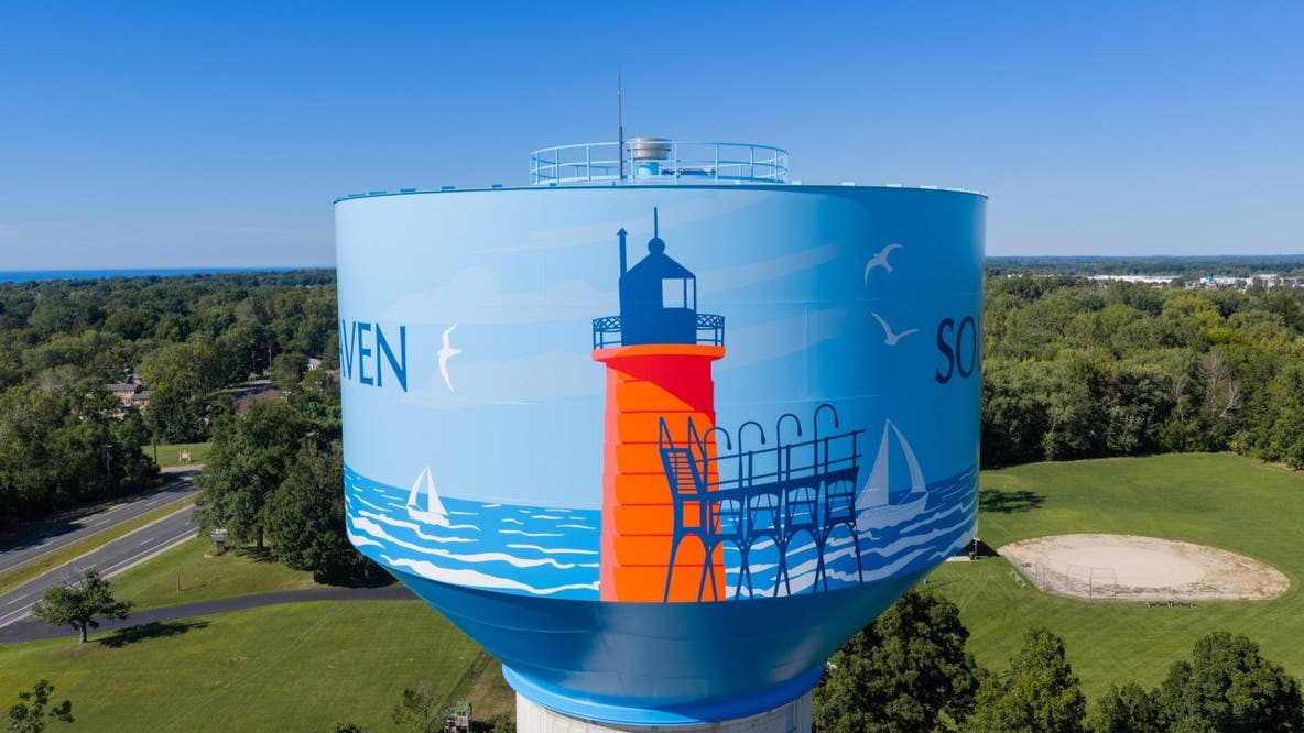 Michigan water tower a favorite to win 'Tank of the Year'
