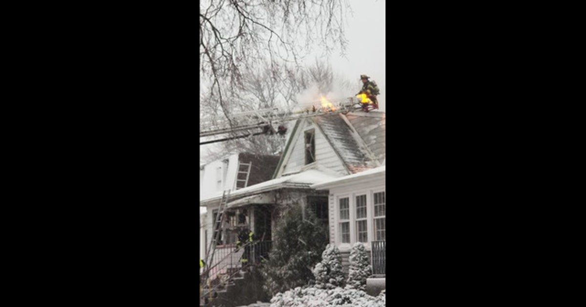 3 firefighters hurt battling Evanston house fire | FOX 32 Chicago