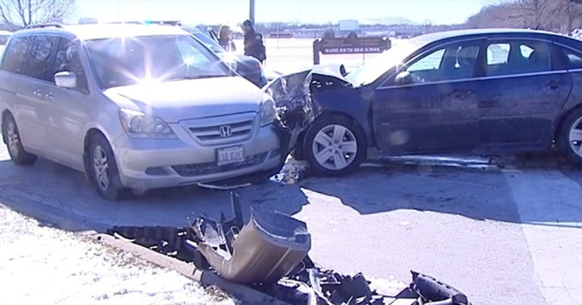 Elderly woman dies after three-vehicle crash in Park Ridge | FOX 32 Chicago