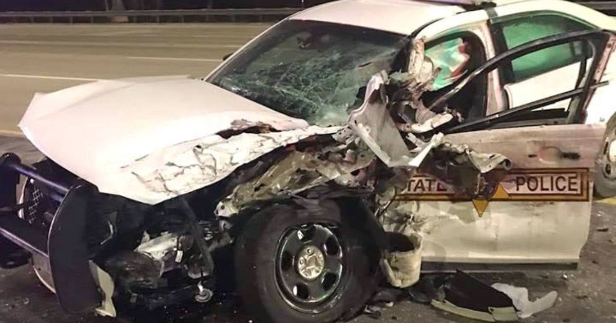 Man charged with DUI after crash with ISP squad car | FOX 32 Chicago