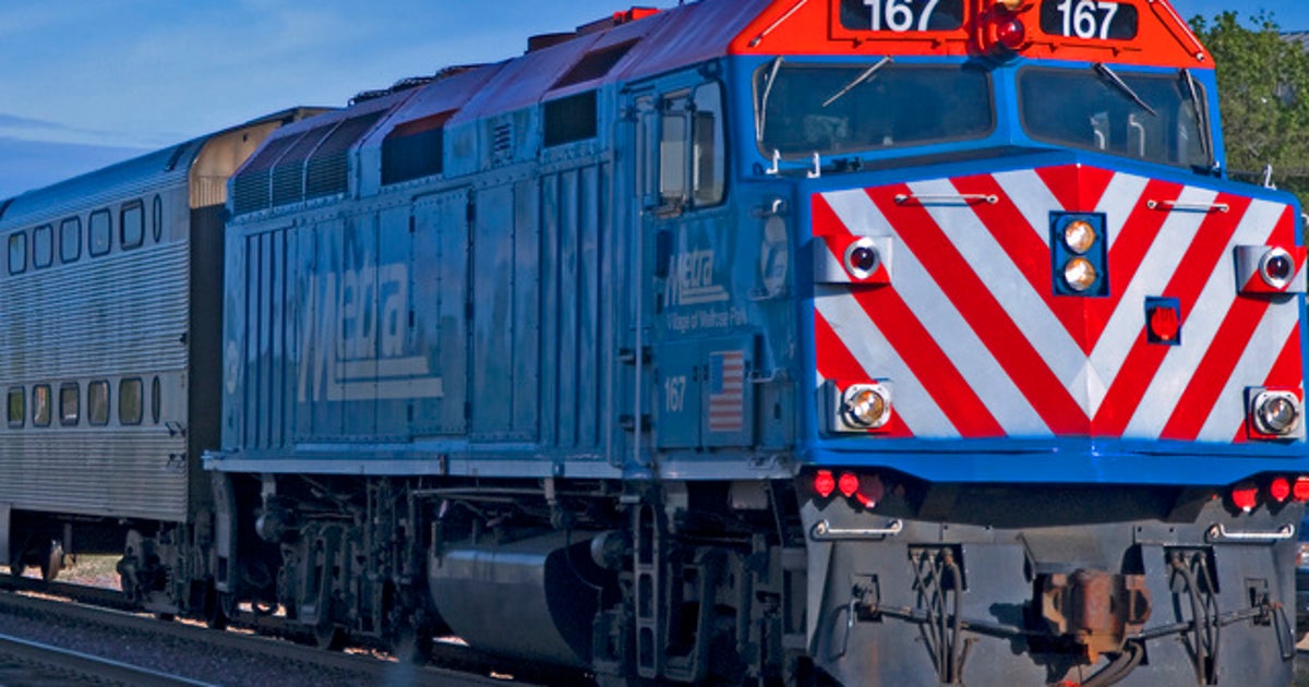 Officials: Pedestrian fatally hit by Metra train in Roselle | FOX 32 ...