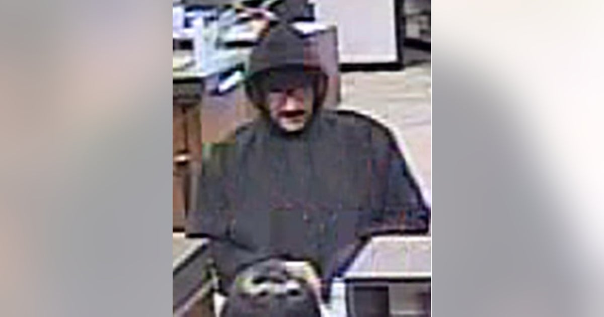 Man claiming to be armed robs Skokie bank | FOX 32 Chicago