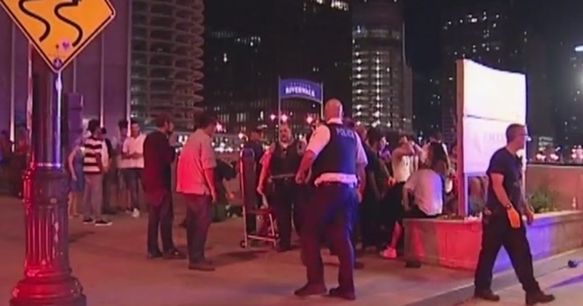 2 shot on Chicago Riverwalk in the Loop | FOX 32 Chicago