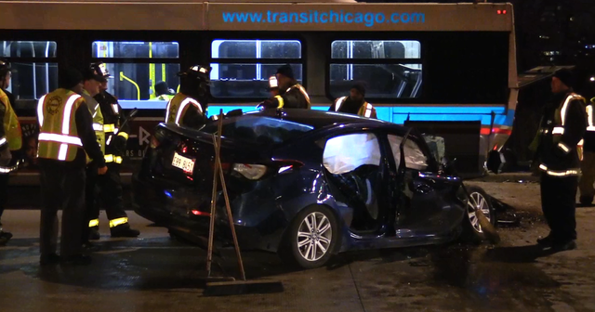 Five injured in crash involving CTA bus on LSD | FOX 32 Chicago