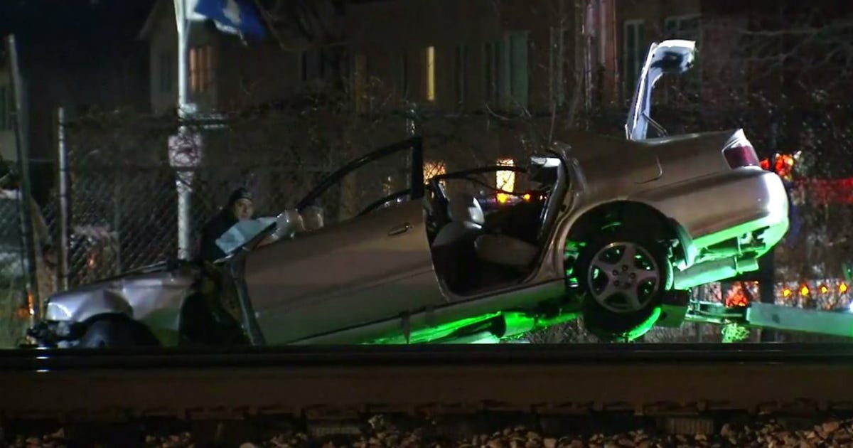 1 dead, another injured when freight train strikes car in Melrose Park ...