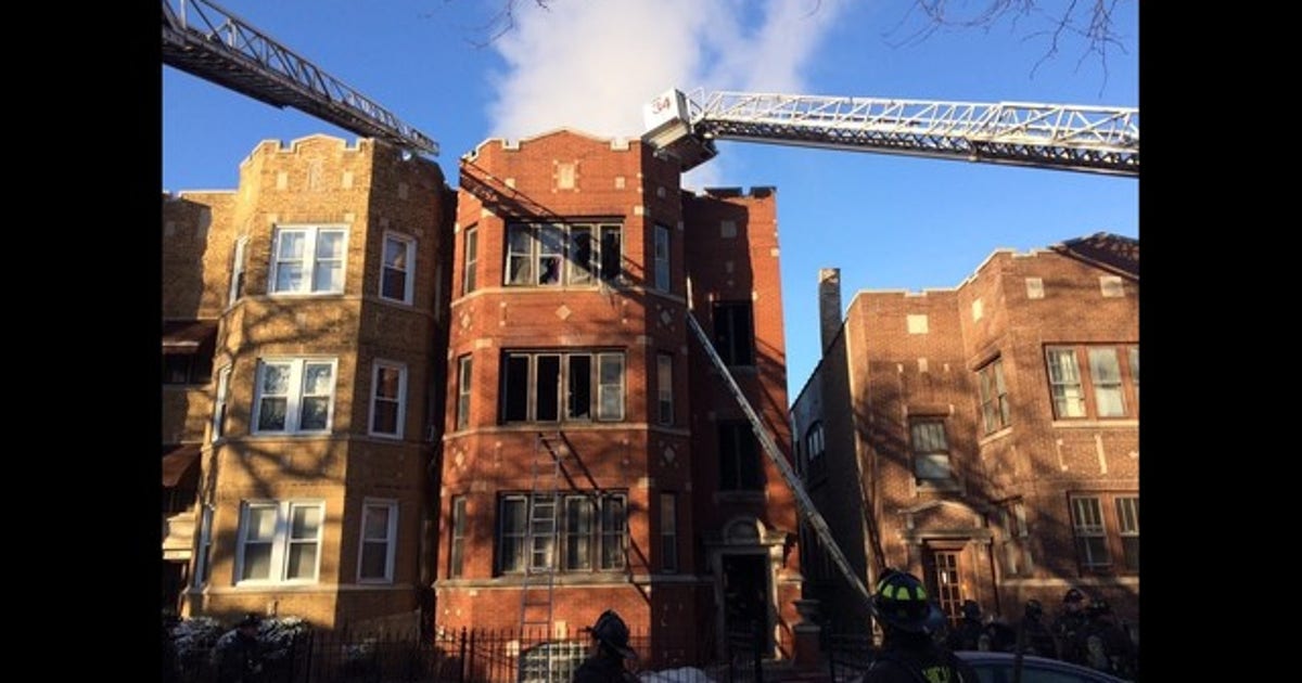 10 displaced in Chatham apartment building fire | FOX 32 Chicago
