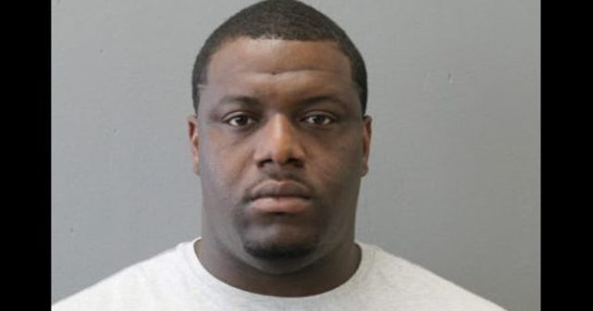 Chicago man charged with murder outside Chatham bar | FOX 32 Chicago