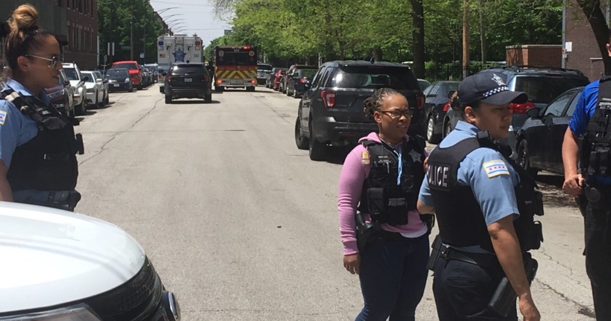 Police fatally shoot armed man inside home near University of Chicago ...