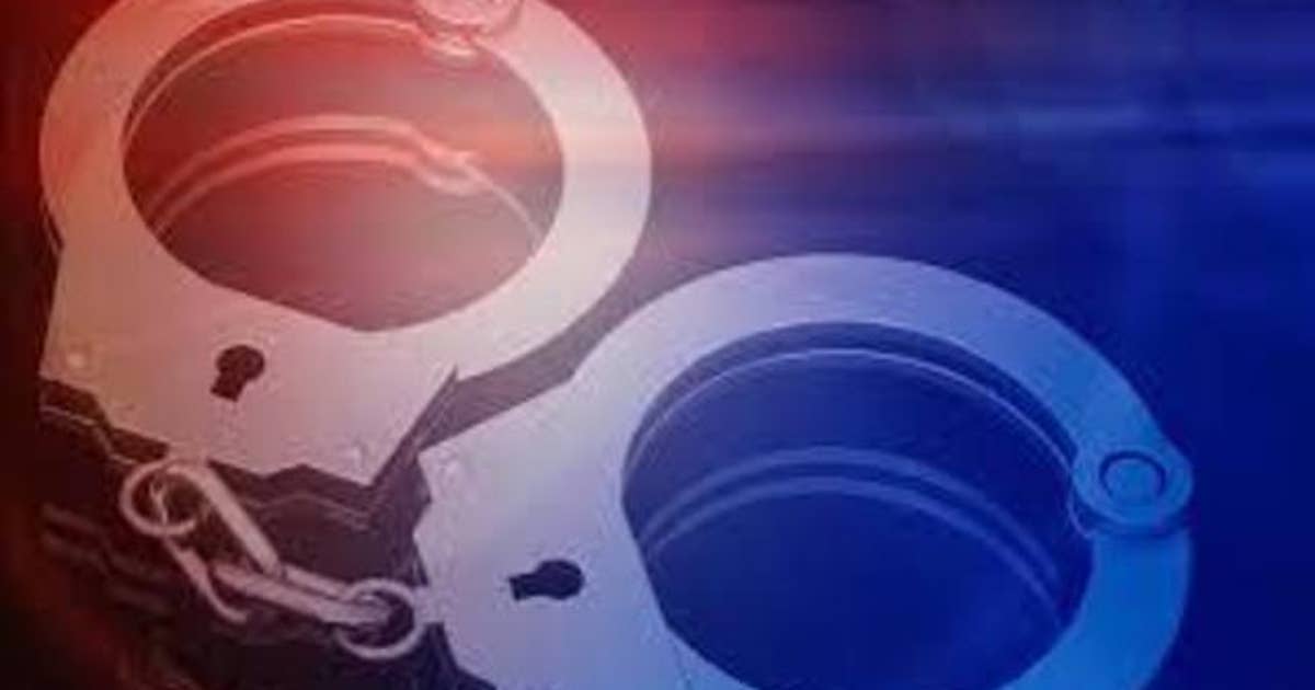 Teen charged with 7 felonies after series of armed robberies in Chicago