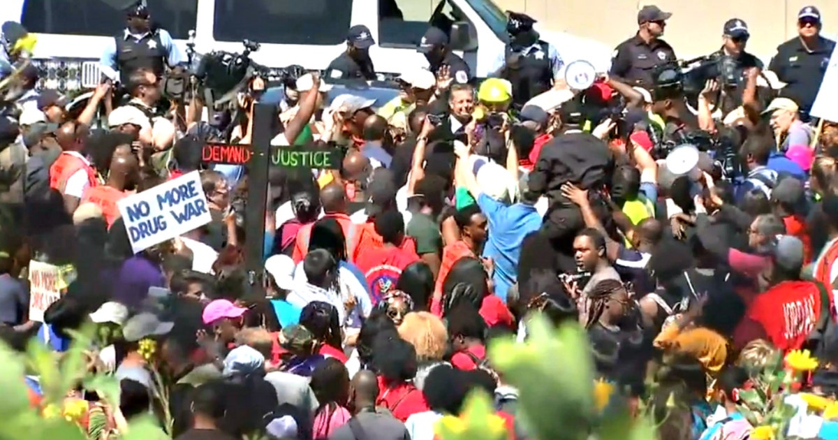 Anti-violence protest shuts down Dan Ryan Expressway | FOX 32 Chicago