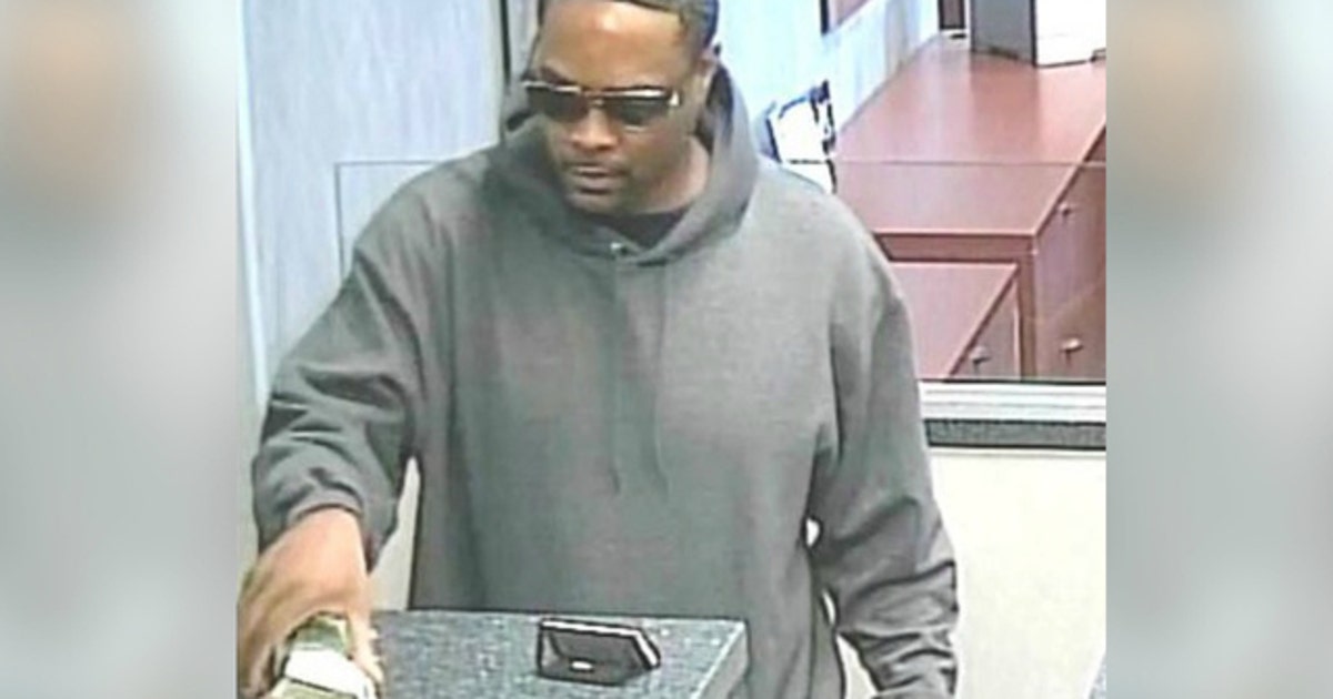 Suspect in custody after Loop bank robbery | FOX 32 Chicago