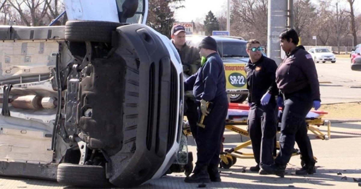 Crash, rollover in Harvey | FOX 32 Chicago