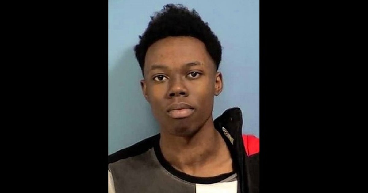 Suburban man charged with fondling pregnant woman | FOX 32 Chicago