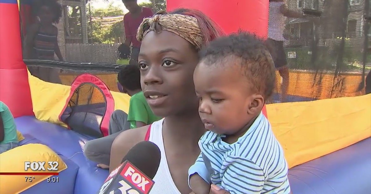 Chicago community fears for safety after mass shooting wounds 3 ...