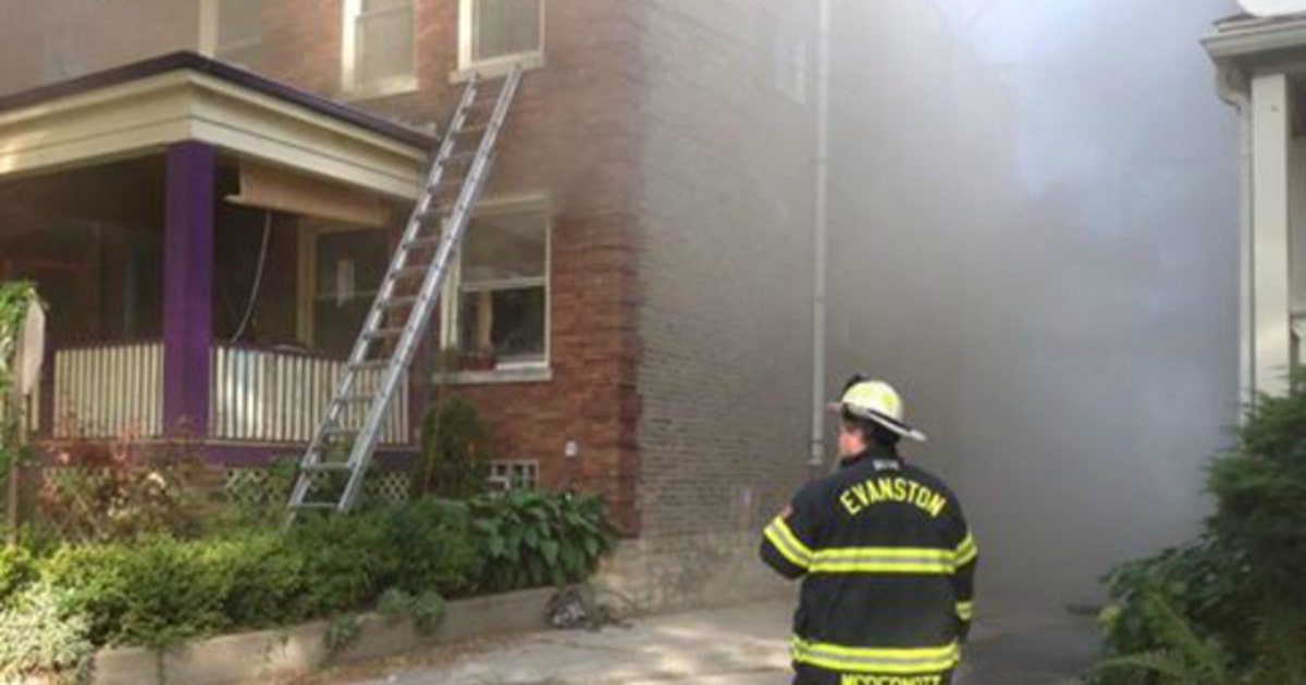 Firefighter hurt, residents displaced in Evanston fire | FOX 32 Chicago