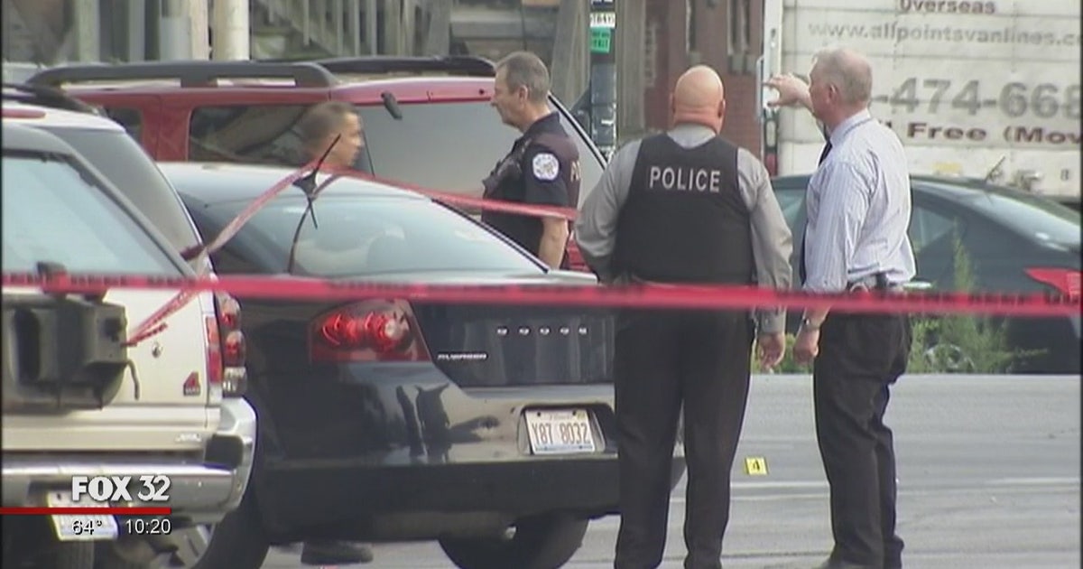 Officers witness shooting, return fire in West Garfield park | FOX 32 ...